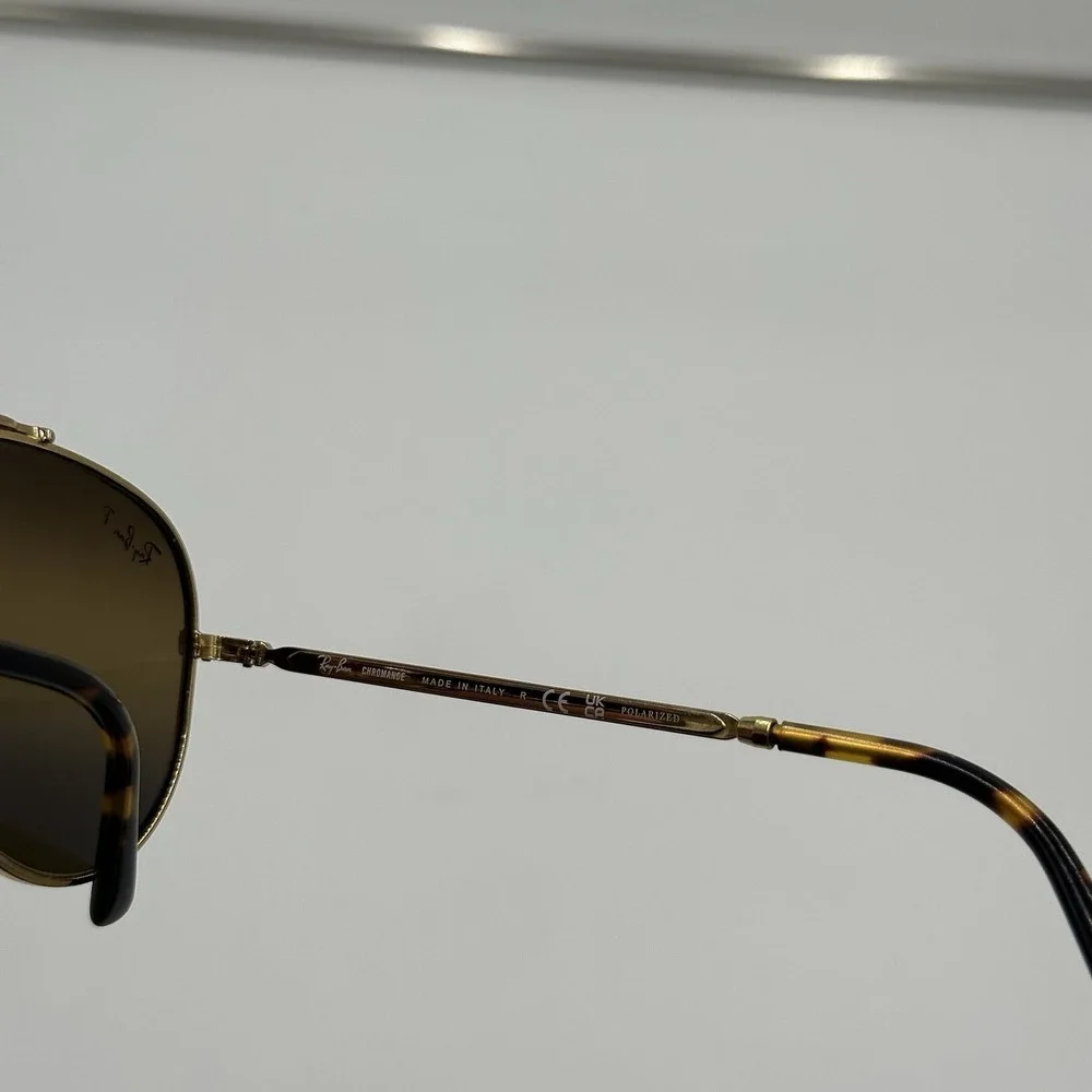 Ray-Ban product pair